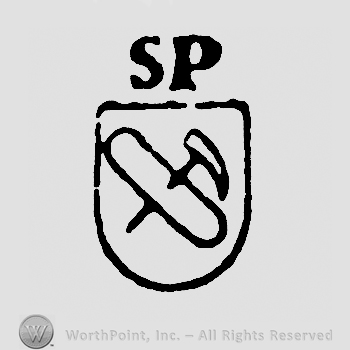 Hammer on shield, uppercase SP above