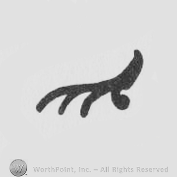 claw shape made with curved lines
