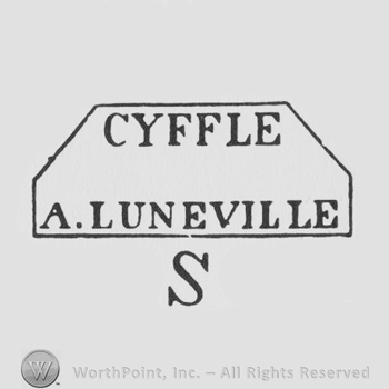 trapeze design with Cyffle a Luneville above an S