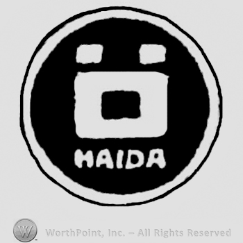 Square with two smaller squares above, "Haida" written below with uppercase letters, all inside a circle