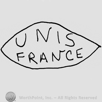 Unis France written with uppercase letters inside an oval