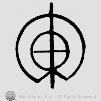 Small circle in the center;unfinished circleon the first one;one vertical line and another horizontally.