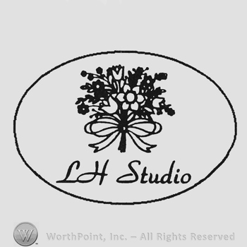 Writing LH Studio beneath flower bouquet all inside an oval