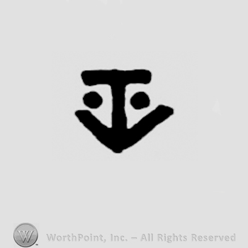Arrow head facing down. Horizontal line at the upper side. Dot on the left and right side. Resembling an anchor