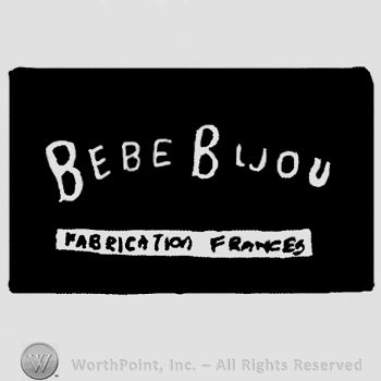 Bebe Bijou written with uppercase letters on a dard background, Fabrication Frances written below with uppercase letters, rectangular shape design