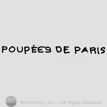 Poup&eacute;es de Paris written with uppercase letters