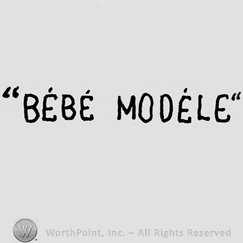 Bebe Modele written with uppercase letters between quotation marks