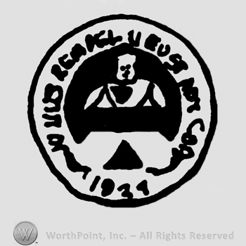 Standing male puppet standing in the center of a round design with undescifrable writing containing the word Rempel with uppercase letters, year 1937 written below