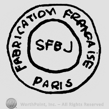 Fabrication Francaise Paris written with uppercase letters around uppercase SFBJ, all inside a circle