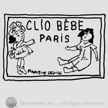 Clio Bebe Paris written with uppercase letters between two dolls, one standing, one sitting, Marque Deposee written below with uppercase letters, all inside a double-lined rectangle