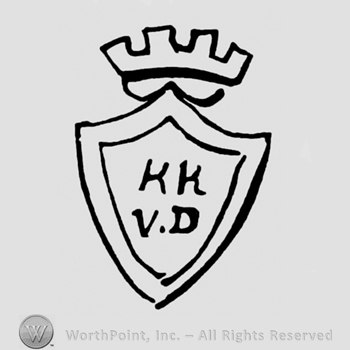 Image of a crowned shield with letters KK written above letters VD writen on it