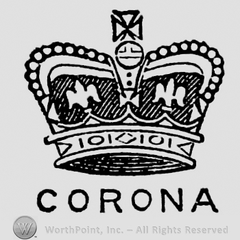 Crown decorated with two fleur-de-lis and pearls and cross on top. Corona capital written below