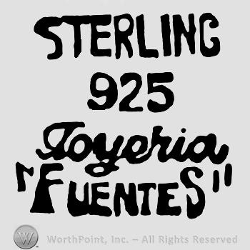Sterling 925 written with uppercase letters over handwritten Joyeria and Fuentes written below with uppercase letters between quotation marks
