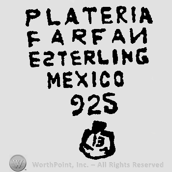 Plateria Farfan Esterling Mexico written with uppercase letters over number 925 and an eagle, lettters N and S are mirrored