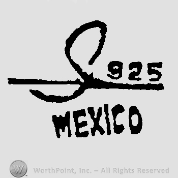 Handwritten S prologued with a line on which number 925 is placed, Mexico written below the line with uppercase letters