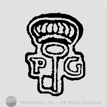Crown above key between letters R and G