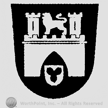 Shield with a two-towers castle and a lion above.
