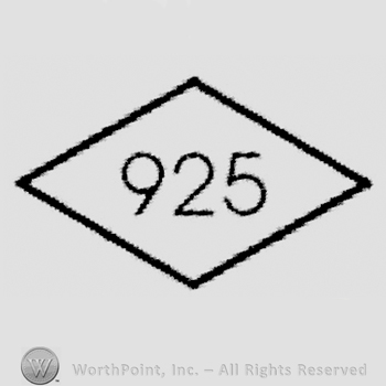 Diamond with 925 written.