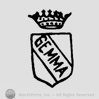 A crown above a shield with Gemma written in an oblique stripe