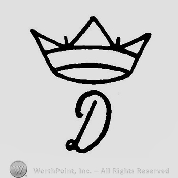 A crown above an uppercase handwritten D