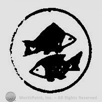 A circle with two fish one above the other, facing opposite directions