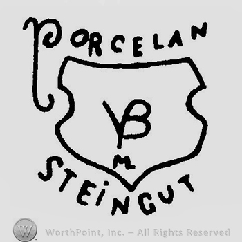 A shield with the initials V B M inside and with the text Porcelan Steingu on the outside