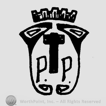 A crown above a shield with a hammer on it and two uppercase P