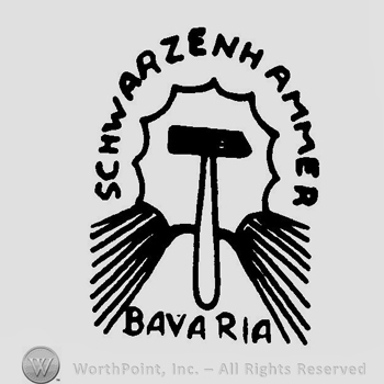 A hammer with rays around it and the text Schwarzenhammer Bavaria