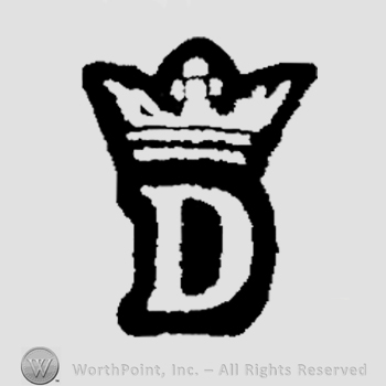 An uppercase D under a crown