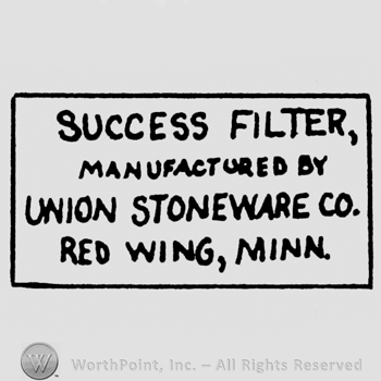 capital letters SUCCESS FILTER up MANUFACTURED BY under UNION STONEWARE under REDWING MINN down all inside a rectangle