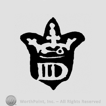 A crown above an uppercase D