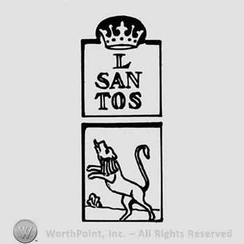 A crown, the text L San Tos above a prancing lion