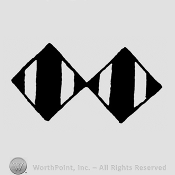 Two rhombuses with stripes