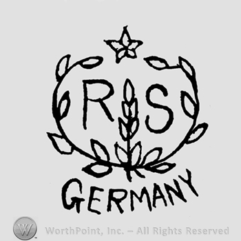 Wreath with a star on top  and word Germany below;RS in the middle
