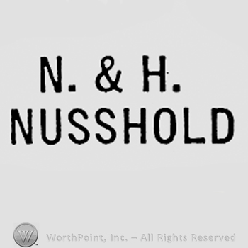 Letters N & H and word NUSSHOLD.