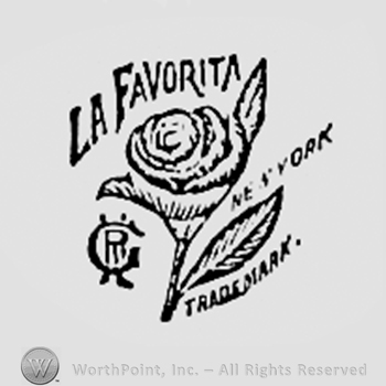 Word LA FAVORITA written above a rose.