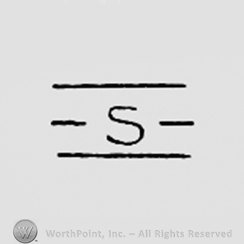 Letter S between lines.