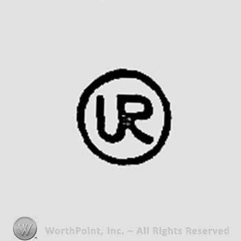 Monogram of letters U and R inside a circle.