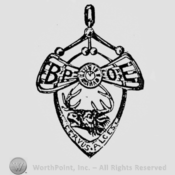 Winged clock above a shield with an stag head.