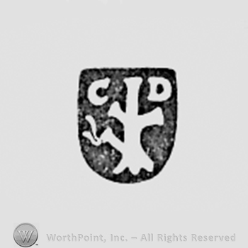 Shape similar with a tree and initials C D.