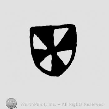 Shape similar with a shield.