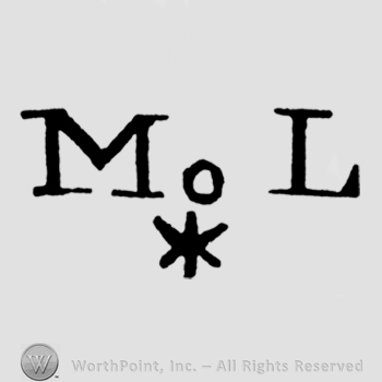 Letters MO and L in uppercase.