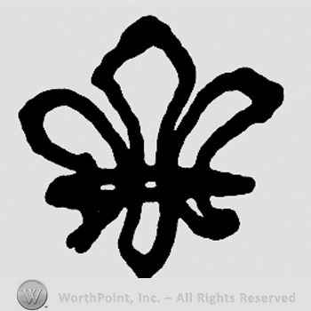 Shape similar with fleur de lis.
