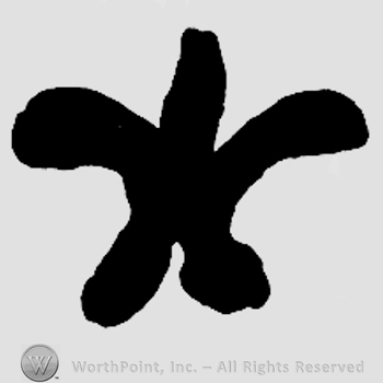 Shape similar with fleur de lis.