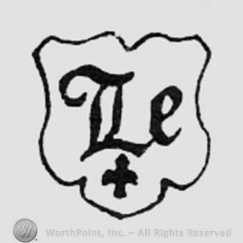 Letters LE and fleur-de-lis bellow.
