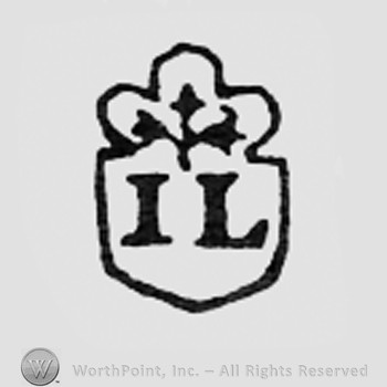 Letters IL and fleur-de-lis above.
