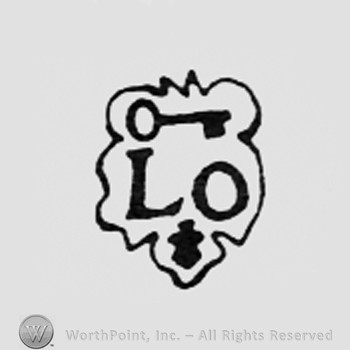 Letters LO, fleur-de-lis bellow, key above.