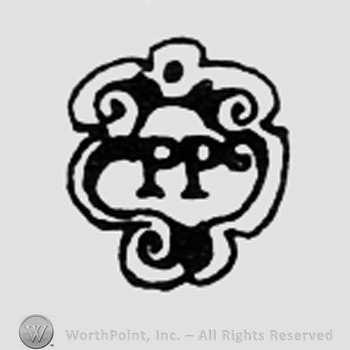 Letters PP inside a shape like a sculpture.