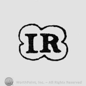 Letters IR inside a shape like a clover.