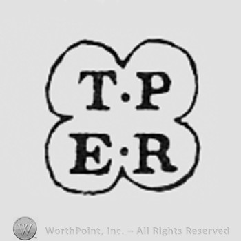 Letters TP ER inside a shape like a clover.